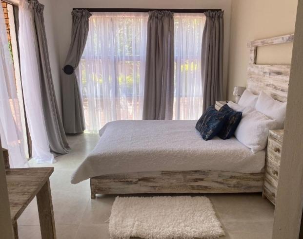 Lime Court Two Apartment Pretoria Bagian luar foto