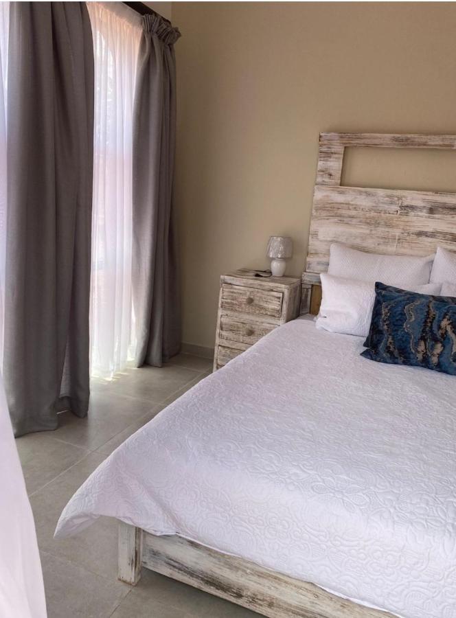 Lime Court Two Apartment Pretoria Bagian luar foto