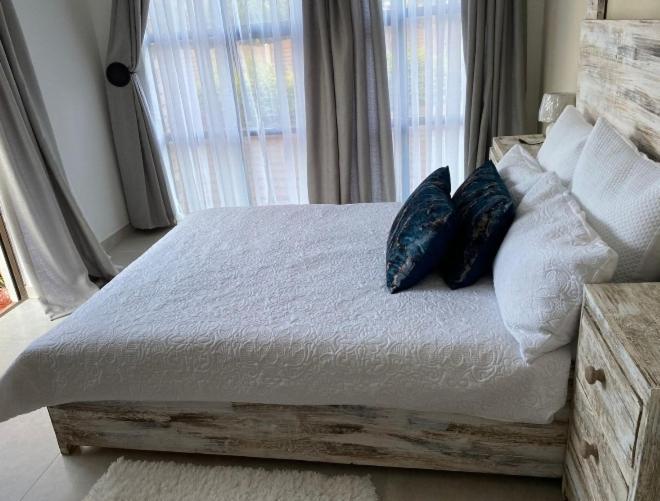 Lime Court Two Apartment Pretoria Bagian luar foto
