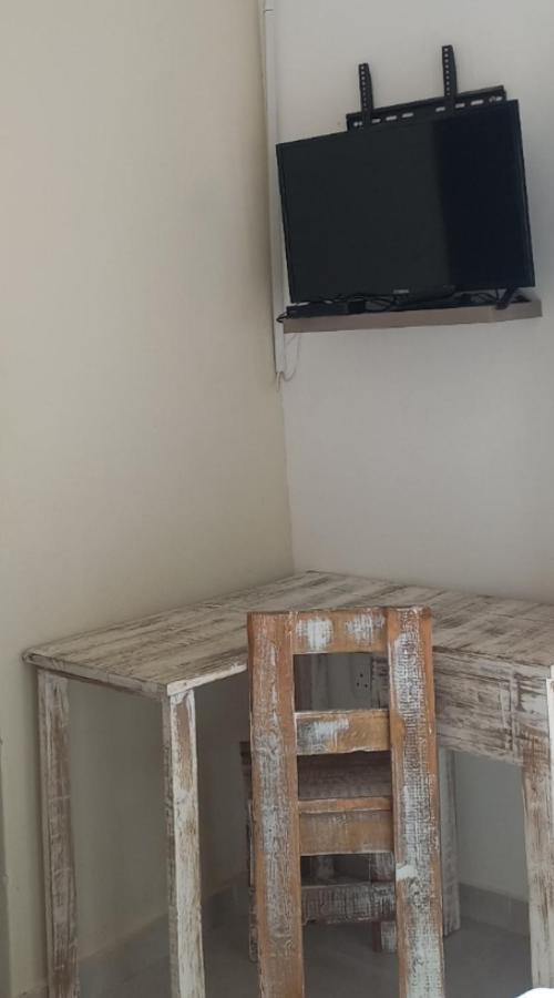 Lime Court Two Apartment Pretoria Bagian luar foto